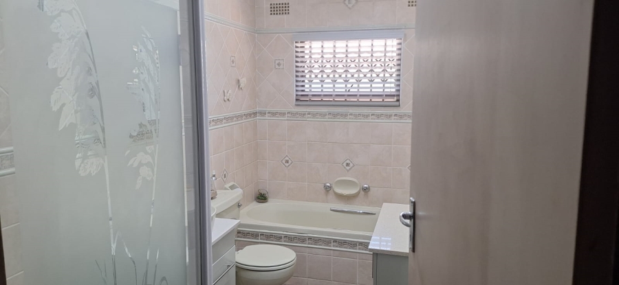 4 Bedroom Property for Sale in Beacon Bay Eastern Cape
